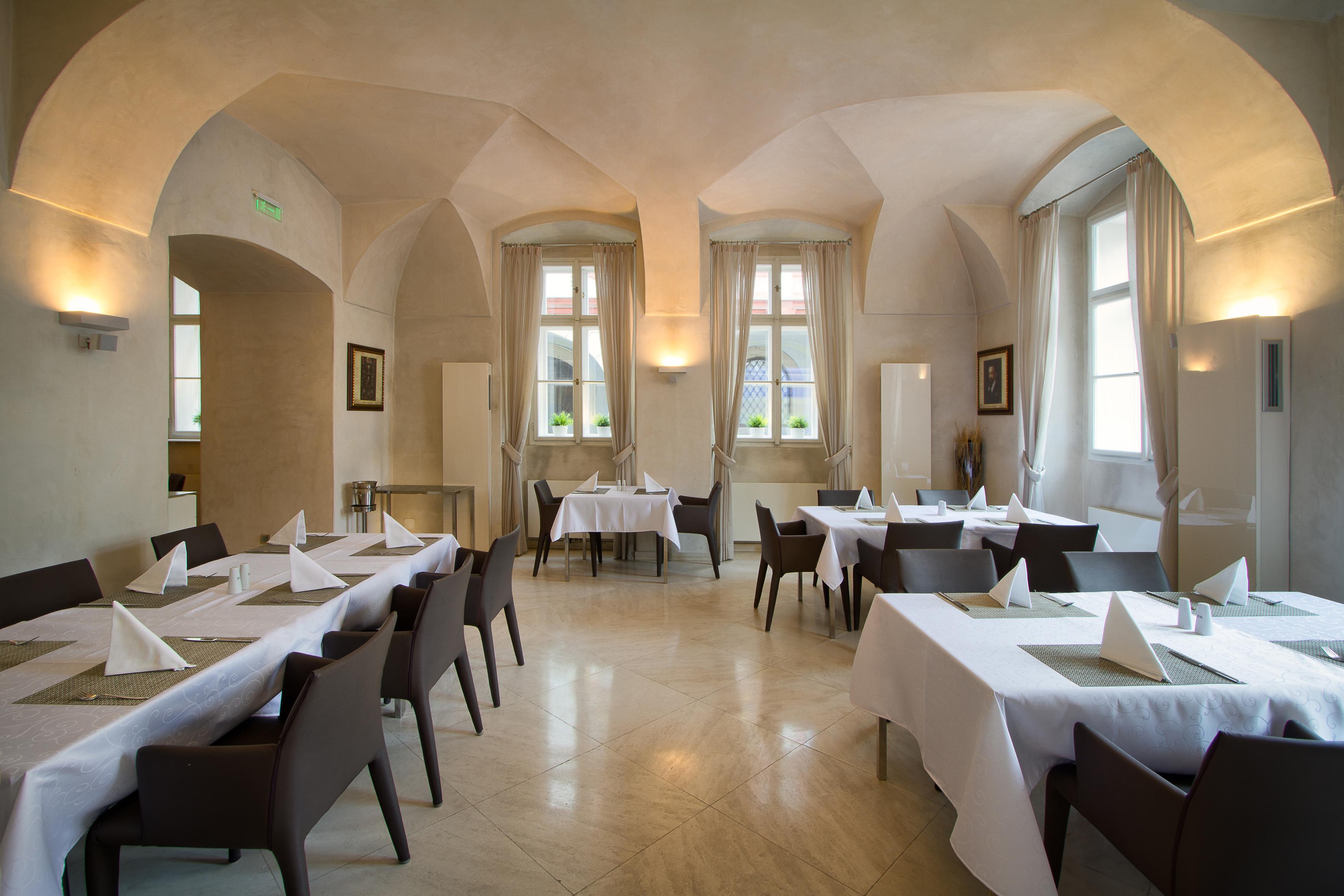 Three Storks Hotell Prag Exteriör bild Restaurant