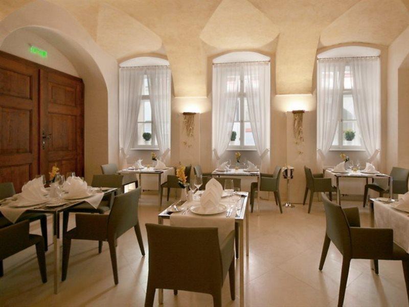 Three Storks Hotell Prag Exteriör bild Restaurant