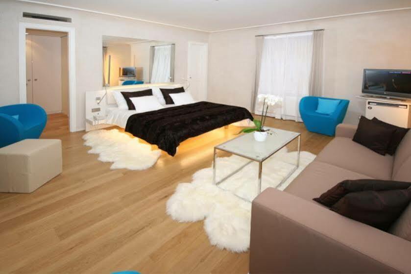 Three Storks Hotell Prag Exteriör bild A room at the hotel